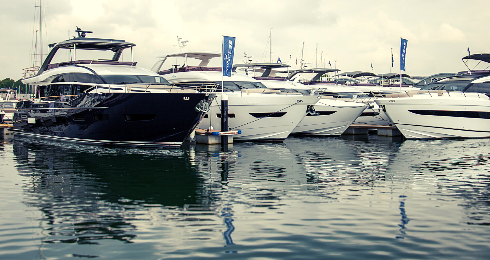 uk motor yacht manufacturers